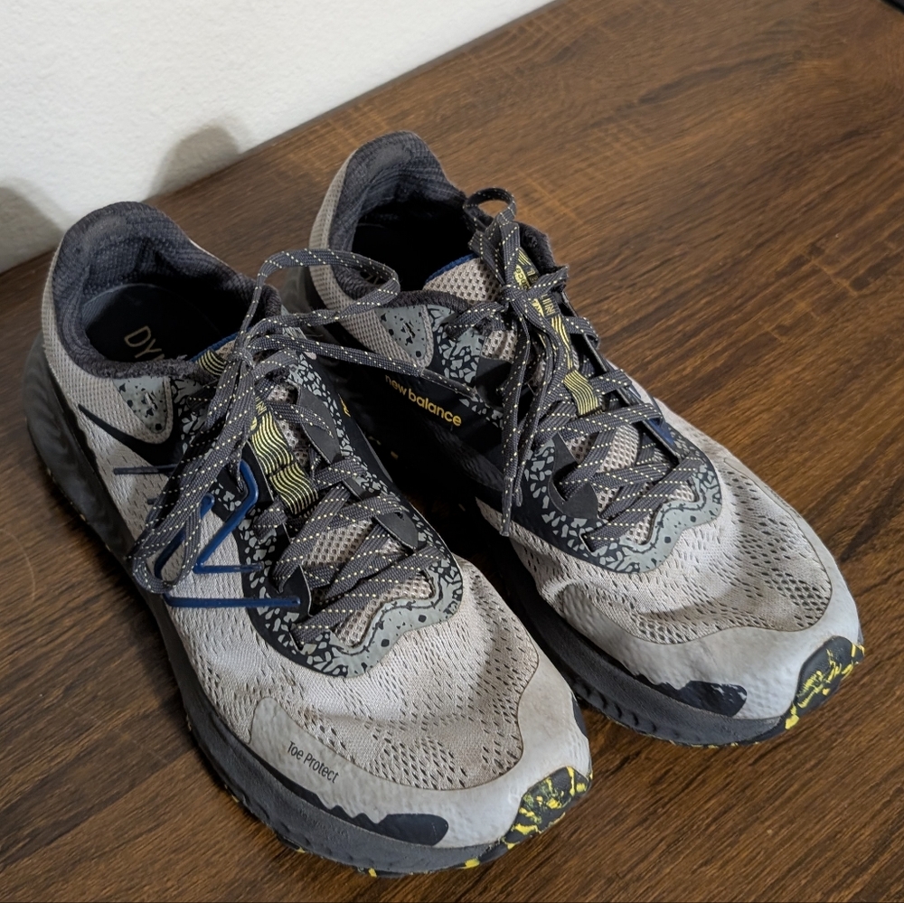 New Balance Fresh Foam Men's Size 9.5 Trail Running Shoes Gray Blue MTNTRLL5
